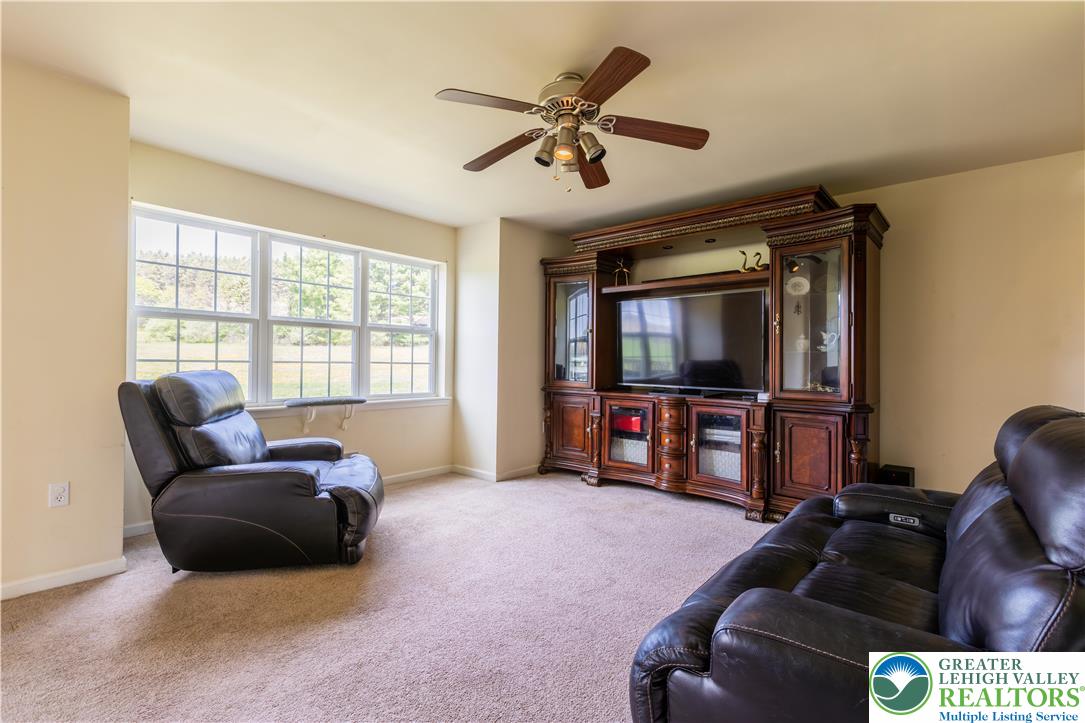 707 Gilbert Road Gilbert, PA 18331 - Photo 16 of 46