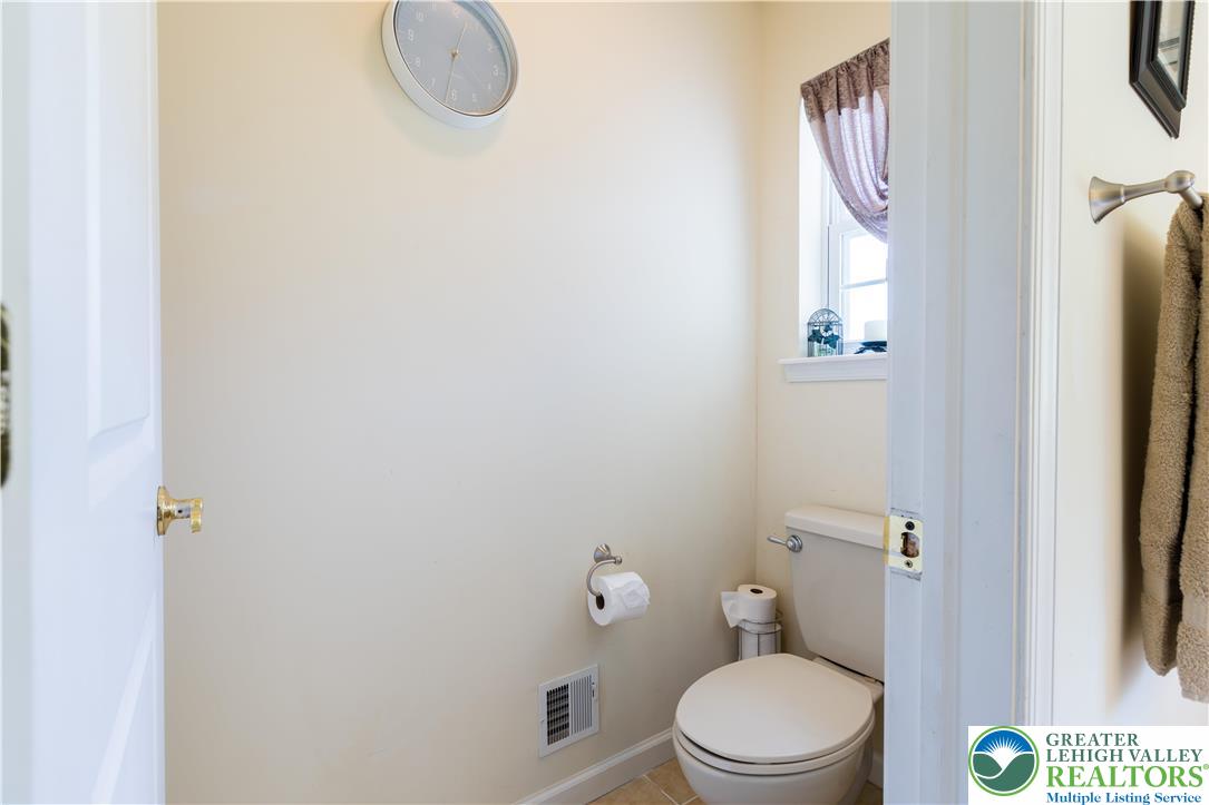 707 Gilbert Road Gilbert, PA 18331 - Photo 23 of 46