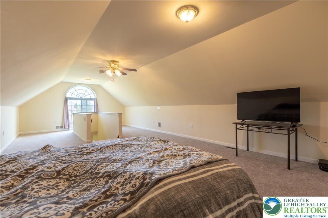 707 Gilbert Road Gilbert, PA 18331 - Photo 35 of 46