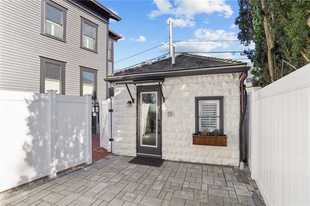 $2,750 | 6 Cross Street, Newport, RI 02840