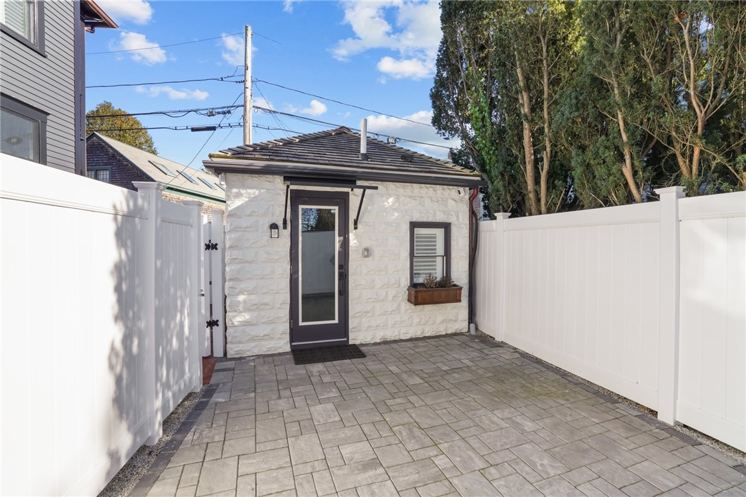 6 Cross Street Newport, RI 02840 - Photo 2 of 11