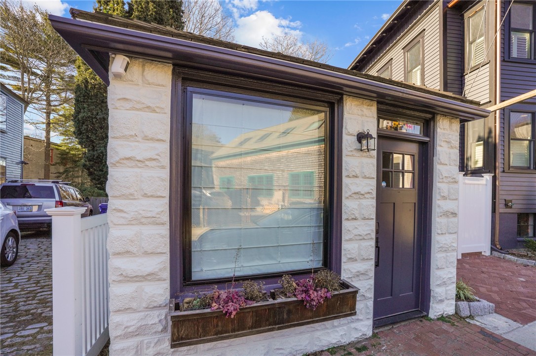 6 Cross Street Newport, RI 02840 - Photo 3 of 11