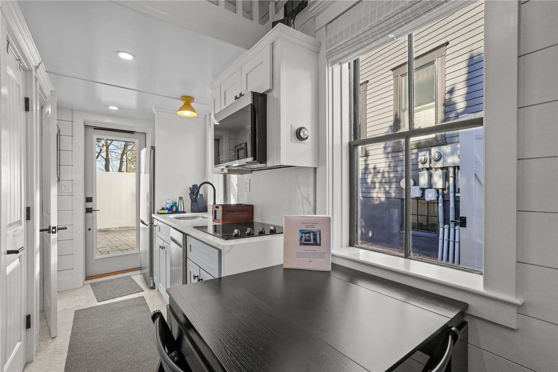 6 Cross Street Newport, RI 02840 - Photo 4 of 11