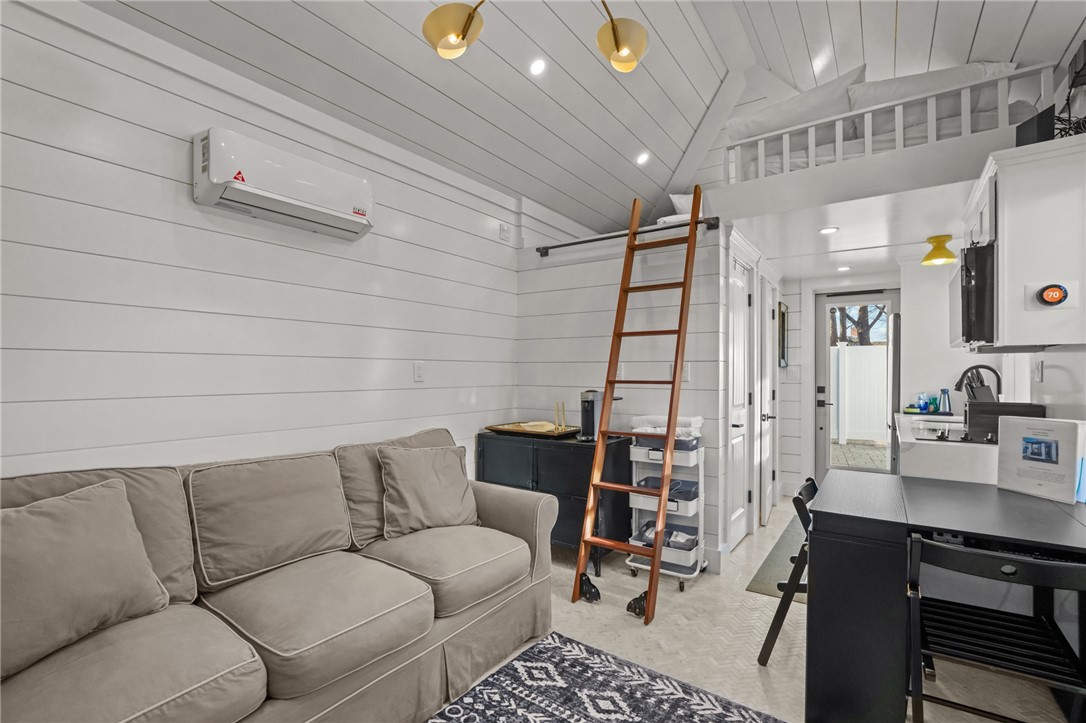 6 Cross Street Newport, RI 02840 - Photo 10 of 11