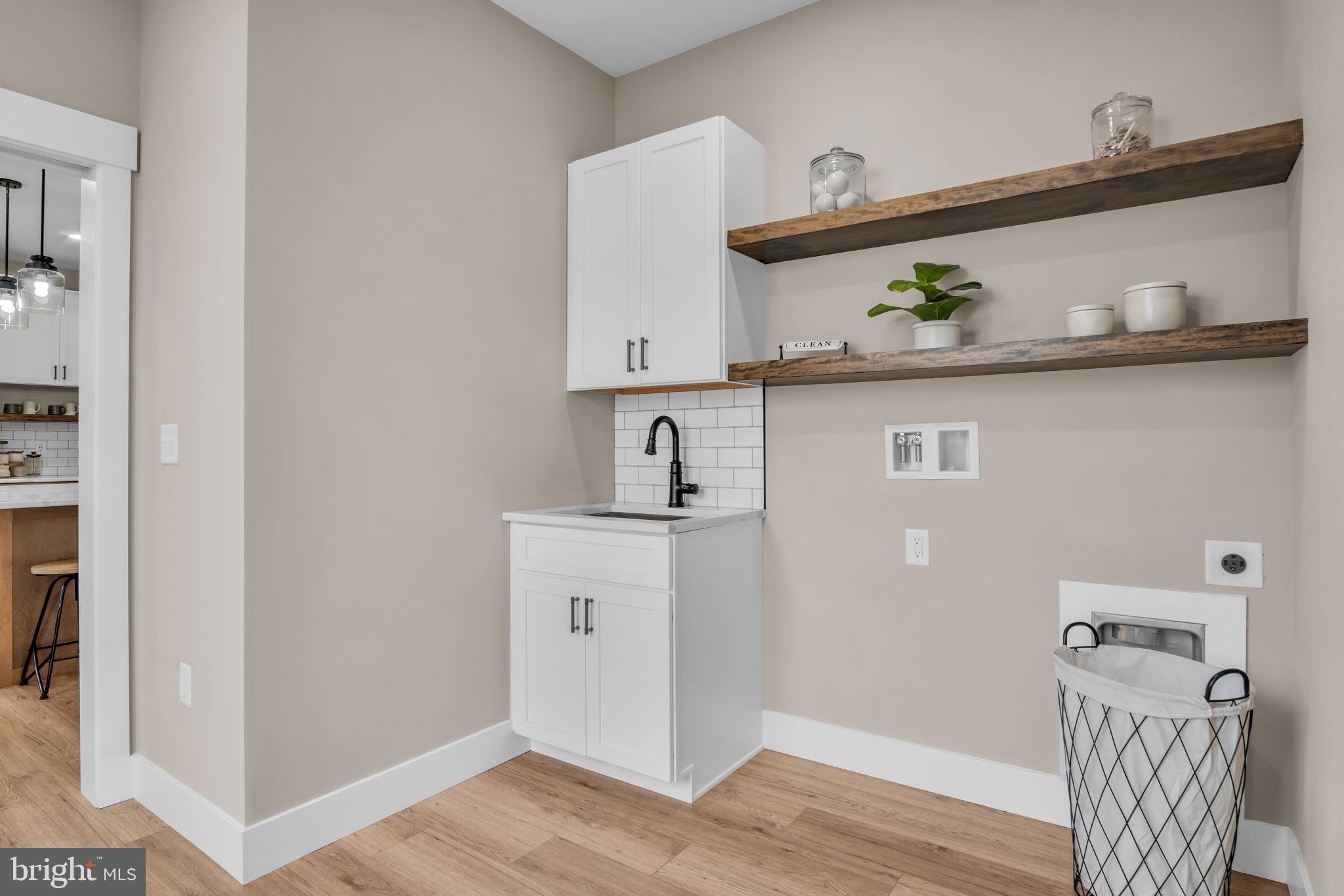 4120 Locust Road Camp Hill, PA 17011 - Photo 26 of 38 a view of table and chair