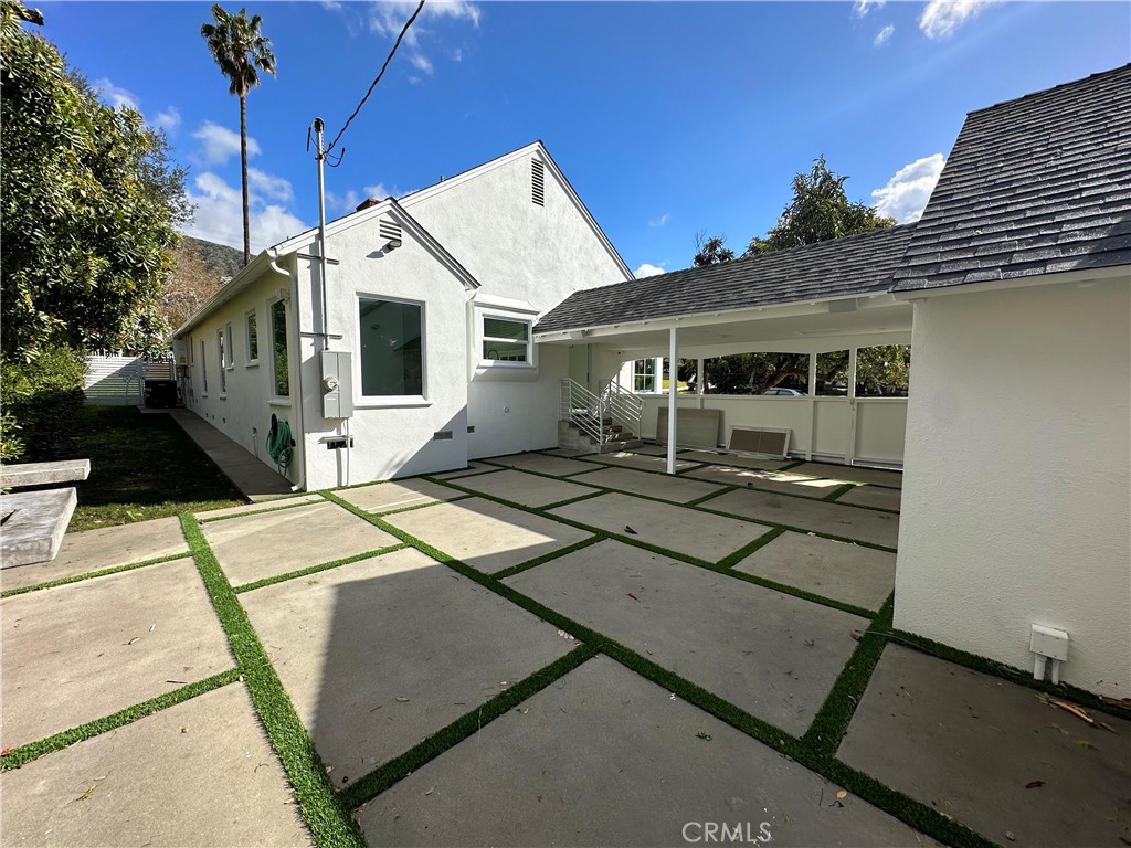 338 West Kenneth Road Glendale, CA 91202 - Photo 16 of 18