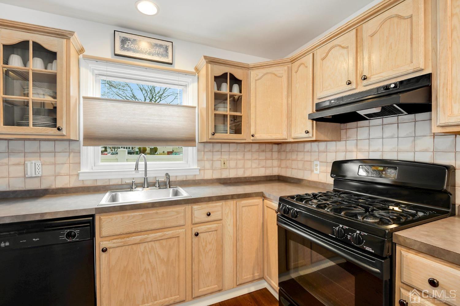 252 Suttons Lane Edison, NJ 08817 - Photo 7 of 28 Another view of the kitchen ...