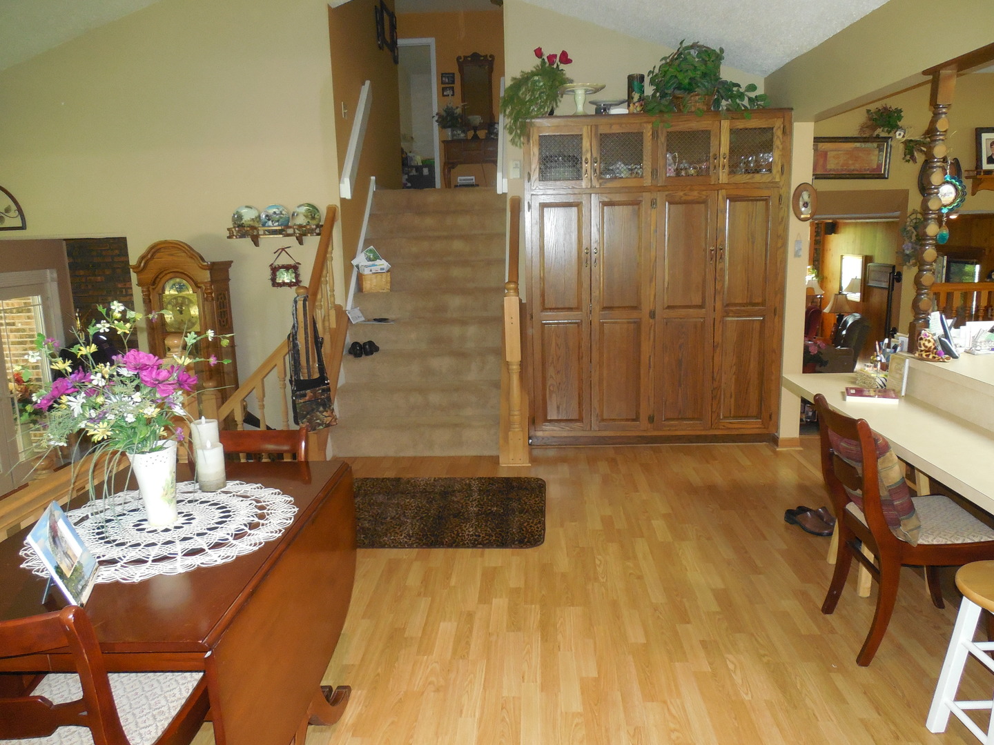 12340 West Offner Road Manhattan, IL 60442 - Photo 9 of 38 a view of a livingroom with furniture and hardwood floor