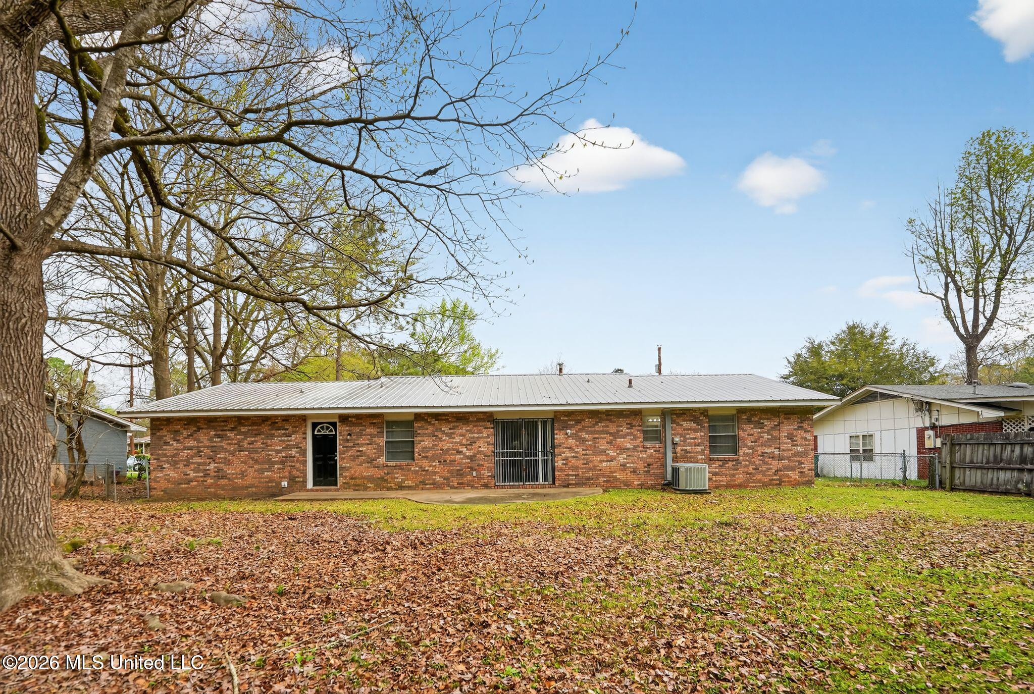 1027 Autumn Street Jackson, MS 39212 - Photo 4 of 40 05_1027_Autumn_St_Jackson_MS_39212-Exter