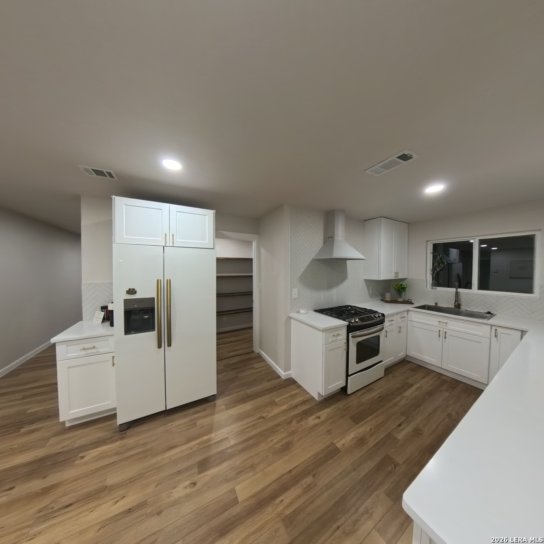 304 Sheraton Avenue Austin, TX 78745 - Photo 11 of 33