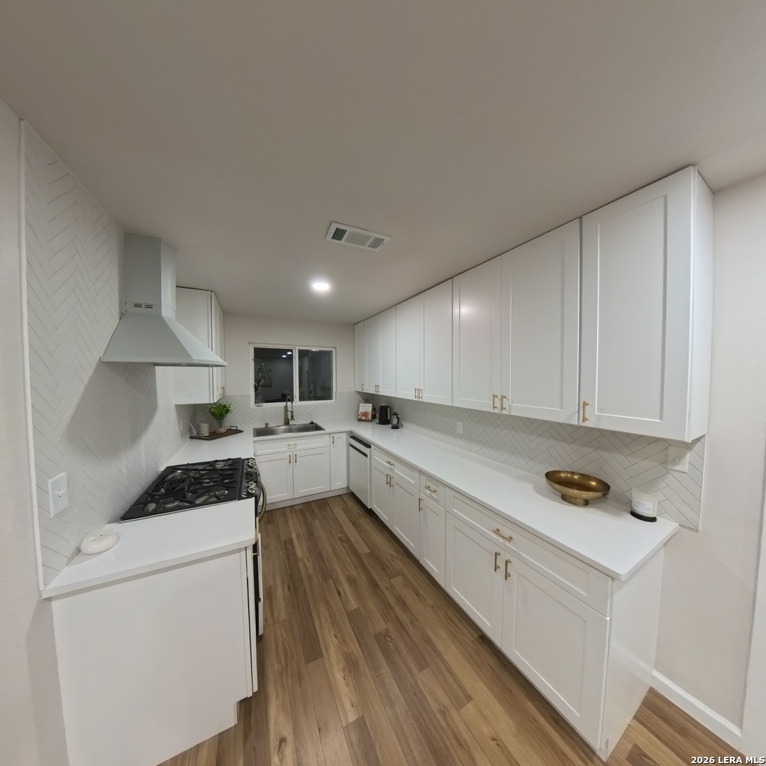 304 Sheraton Avenue Austin, TX 78745 - Photo 10 of 33