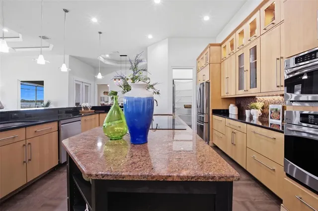 $3,450,000 | 3215 Gulf City Road, Ruskin, FL 33570