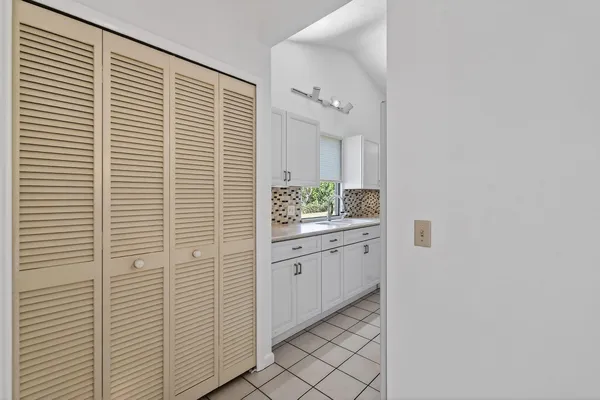 $429,250 | 13196 Southeast Point O Woods Court, Hobe Sound, FL 33455