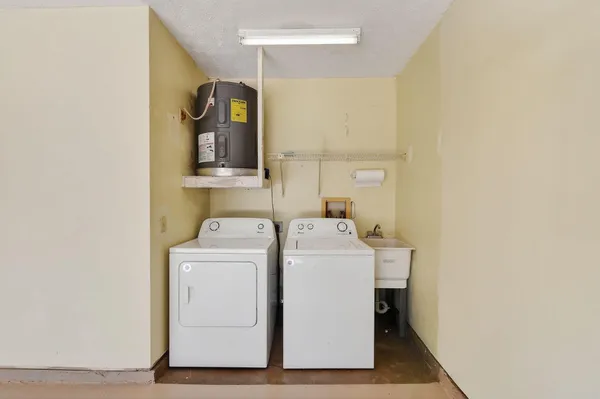 $429,250 | 13196 Southeast Point O Woods Court, Hobe Sound, FL 33455