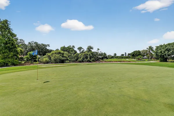 $429,250 | 13196 Southeast Point O Woods Court, Hobe Sound, FL 33455