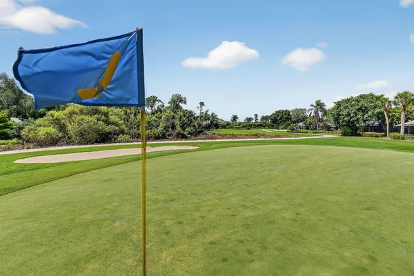 $429,250 | 13196 Southeast Point O Woods Court, Hobe Sound, FL 33455