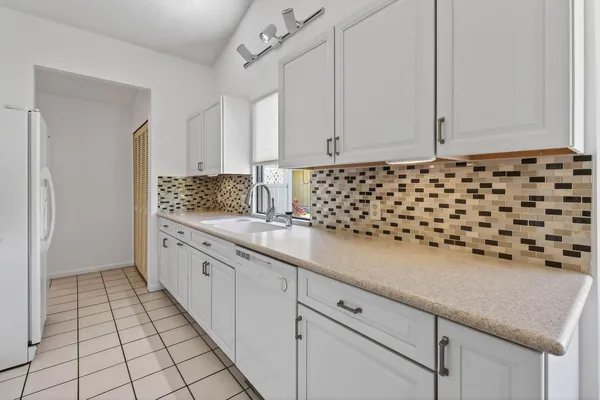 $429,250 | 13196 Southeast Point O Woods Court, Hobe Sound, FL 33455