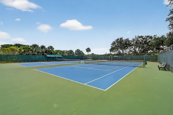 $429,250 | 13196 Southeast Point O Woods Court, Hobe Sound, FL 33455