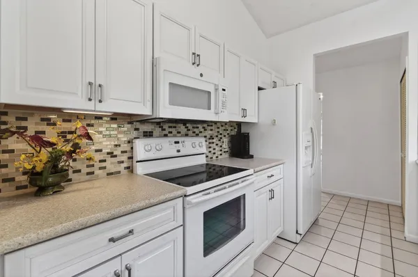 $429,250 | 13196 Southeast Point O Woods Court, Hobe Sound, FL 33455