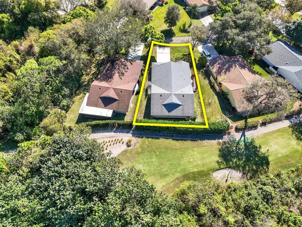 $429,250 | 13196 Southeast Point O Woods Court, Hobe Sound, FL 33455