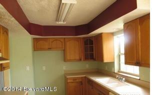 2456 Sarno Road Melbourne, FL 32935 - Photo 4 of 11 Kitchen