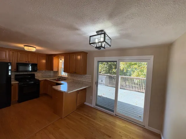 $3,200 | 15 Kingston Drive, Nashua, NH 03060