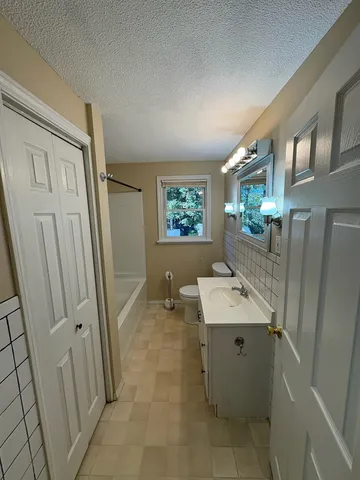 $3,200 | 15 Kingston Drive, Nashua, NH 03060