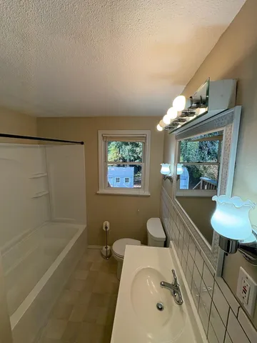 $3,200 | 15 Kingston Drive, Nashua, NH 03060