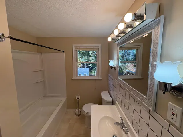 $3,200 | 15 Kingston Drive, Nashua, NH 03060