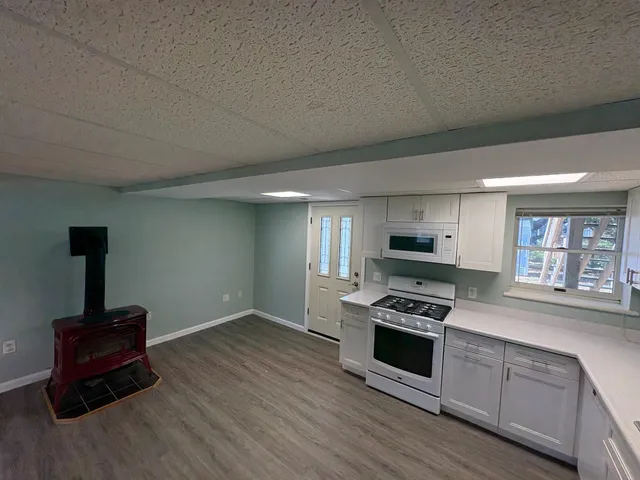 $3,200 | 15 Kingston Drive, Nashua, NH 03060