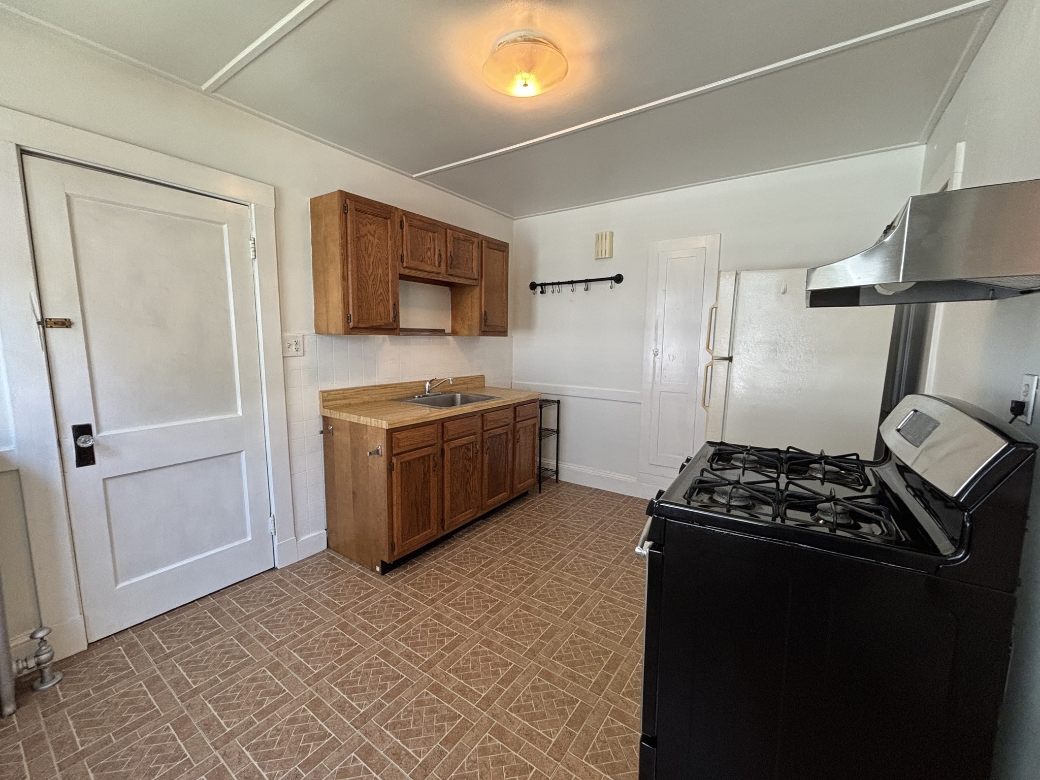 33 Brington Road, Unit 1 Brookline, MA 02445 - Photo 7 of 15 Gallery Image 7