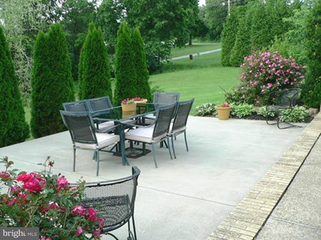 10200 Kelly Road Walkersville, MD 21793 - Photo 12 of 30 16' x 24' Patio