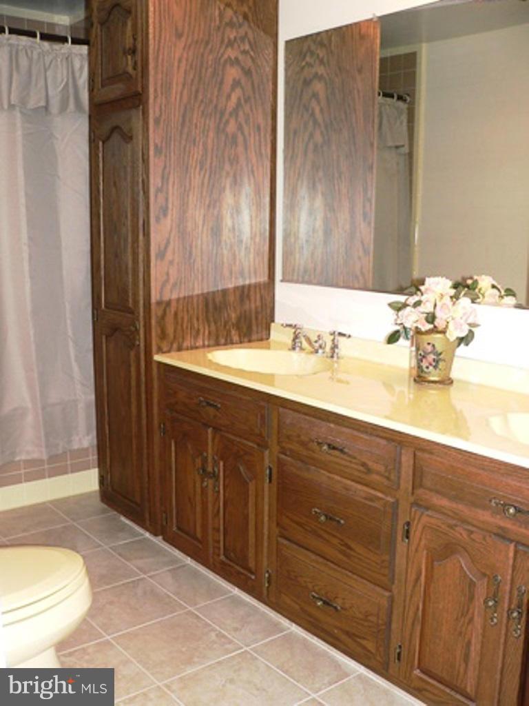 10200 Kelly Road Walkersville, MD 21793 - Photo 27 of 30 Features an oversize tub with ceramic surround