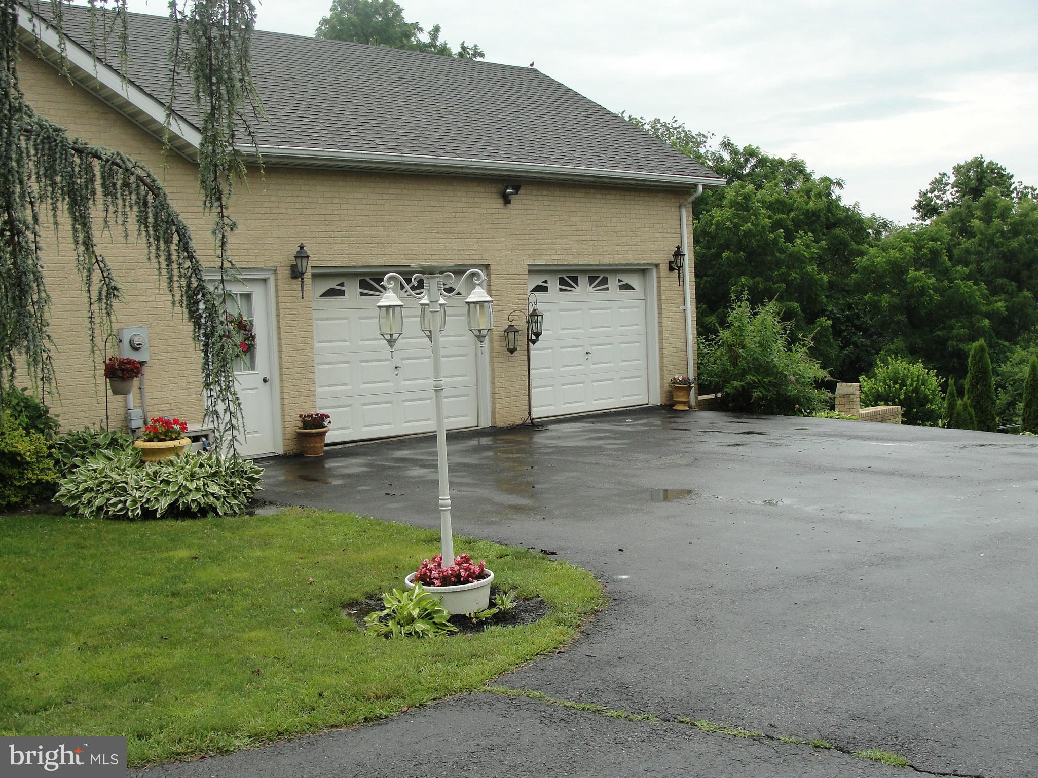 10200 Kelly Road Walkersville, MD 21793 - Photo 6 of 30 Oversized Garage