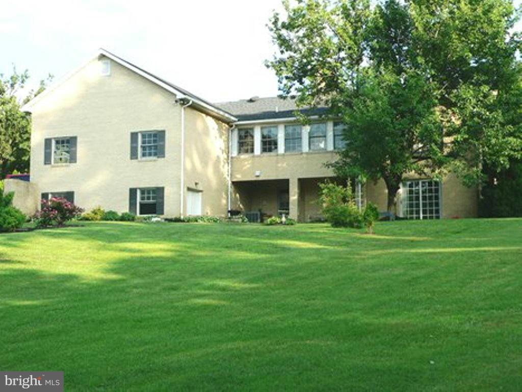 10200 Kelly Road Walkersville, MD 21793 - Photo 8 of 30 Plenty of room to entertain
