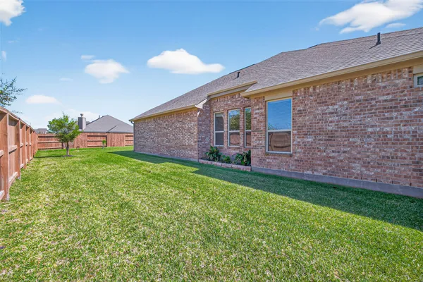$450,000 | 15410 Trumball Manor Drive, Humble, TX 77346