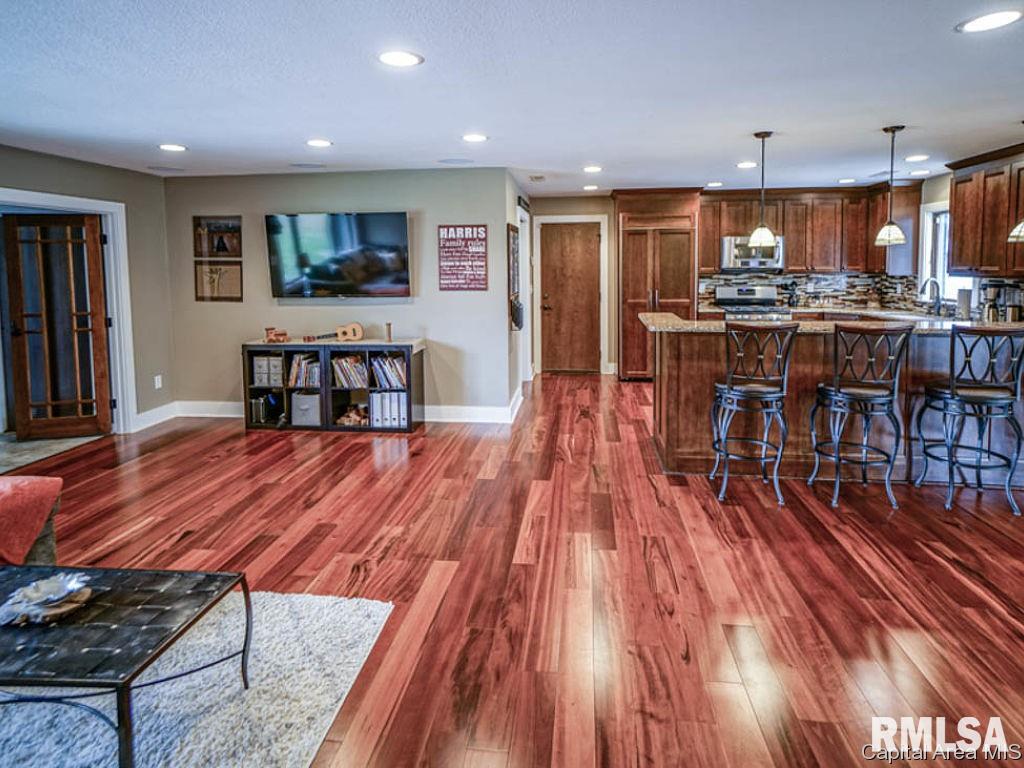 3749 North Oak Hill Road Rochester, IL 62563 - Photo 4 of 34