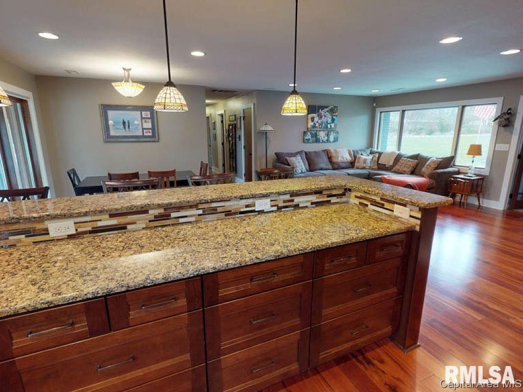 3749 North Oak Hill Road Rochester, IL 62563 - Photo 5 of 34