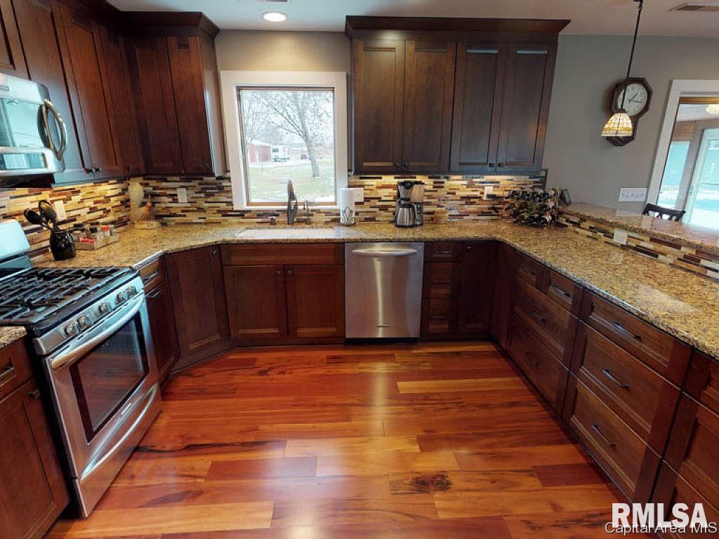 3749 North Oak Hill Road Rochester, IL 62563 - Photo 7 of 34