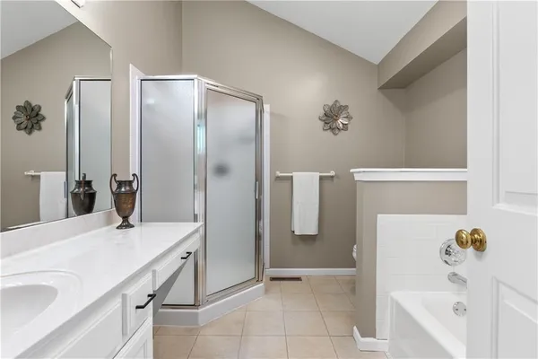 $325,000 | 608 Southeast Shiloh Drive, Lee's Summit, MO 64063