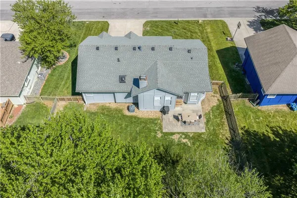 $325,000 | 608 Southeast Shiloh Drive, Lee's Summit, MO 64063