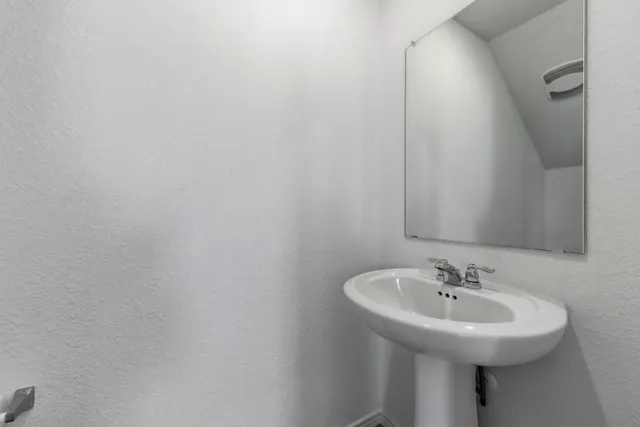 $1,795 | 385 Keefer, Kyle, TX 78640