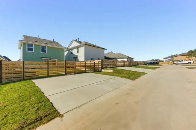 $1,795 | 385 Keefer, Kyle, TX 78640