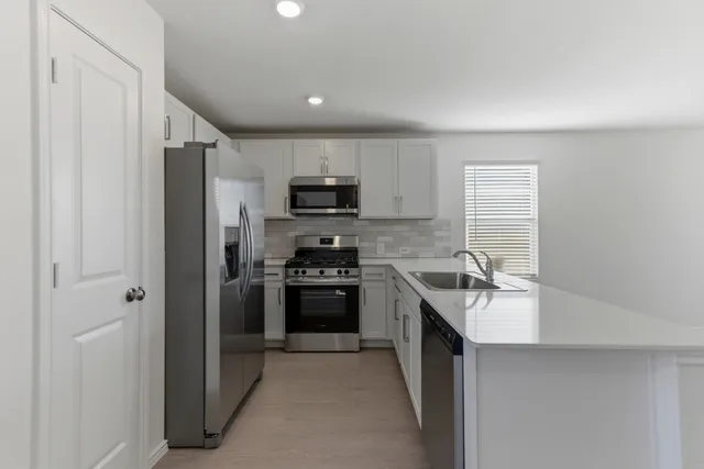 $1,795 | 385 Keefer, Kyle, TX 78640