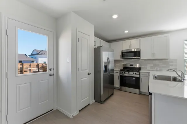 $1,795 | 385 Keefer, Kyle, TX 78640