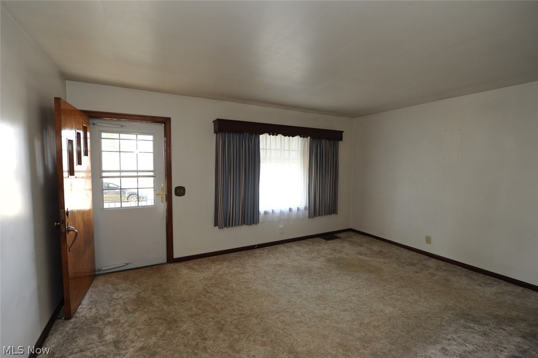 4815 Arbor Road Southwest Canton, OH 44710 - Photo 7 of 18 Gallery Image 7