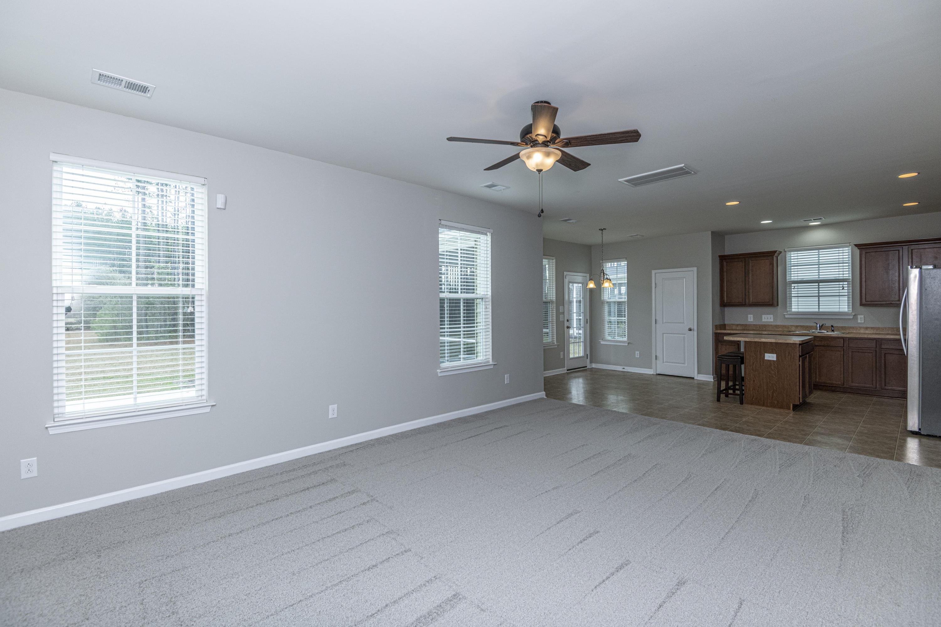 375 Spectrum Road Summerville, SC 29486 - Photo 4 of 28 Vacant