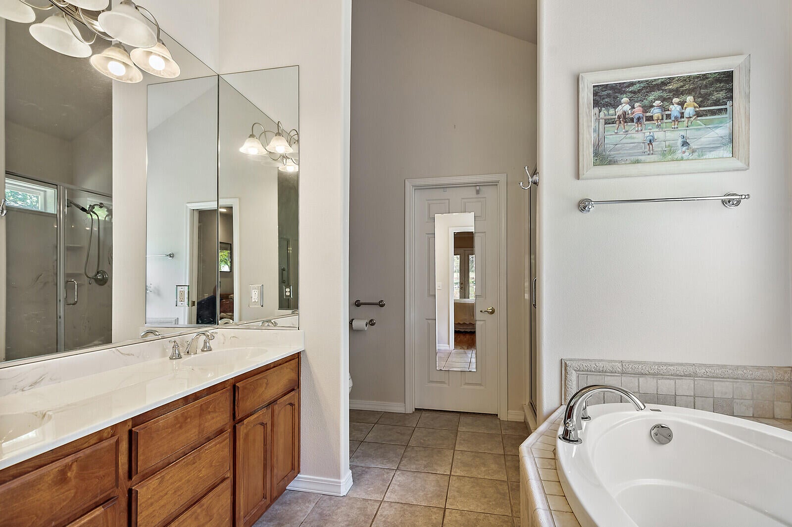 2056 Knowles Road Medford, OR 97501 - Photo 20 of 35 Master bathroom with soaking tub and separate shower