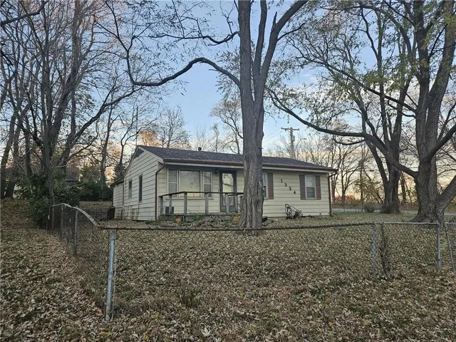 $160,000 | 7334 Northeast 51st Street, Kansas City, MO 64119