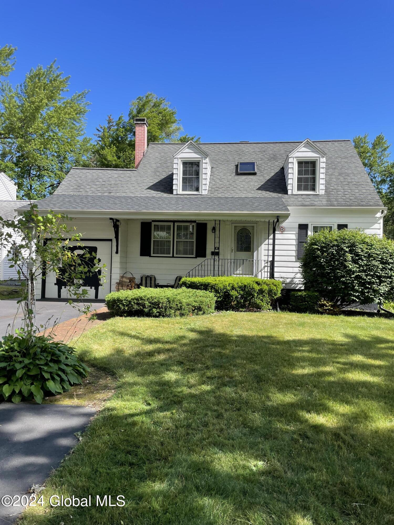 2041 Hoover Road Niskayuna, NY 12309 - Photo 1 of 26 IMG_3492